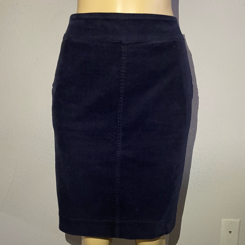 TALBOTS mid size navy blue skirt.